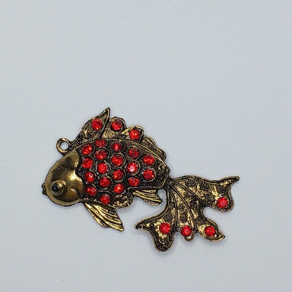 Red Golden Fish Pendant, gold color, red rhinestone, shiny crystals details - Picture 4 of 9